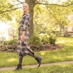 Dansko Daisie Black Waterproof Tumbled -Dansko Dublin PDP Daisie Black