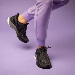 Dansko -Dansko peony black onfoot 2 2400x2400 a0b44557 677a 4a5d 84d9 25c8669e51ad